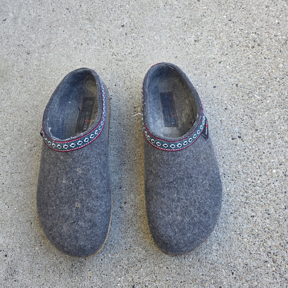 Haflinger Unisex Grizzly Classic Wool Clogs in anthracite Women 43(12)